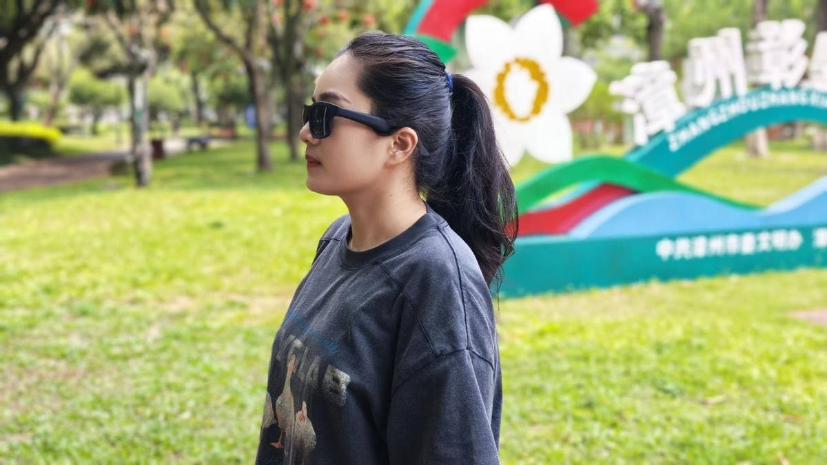 墨镜+耳机+AI交互，不足百元的飞雅F1智能眼镜体验