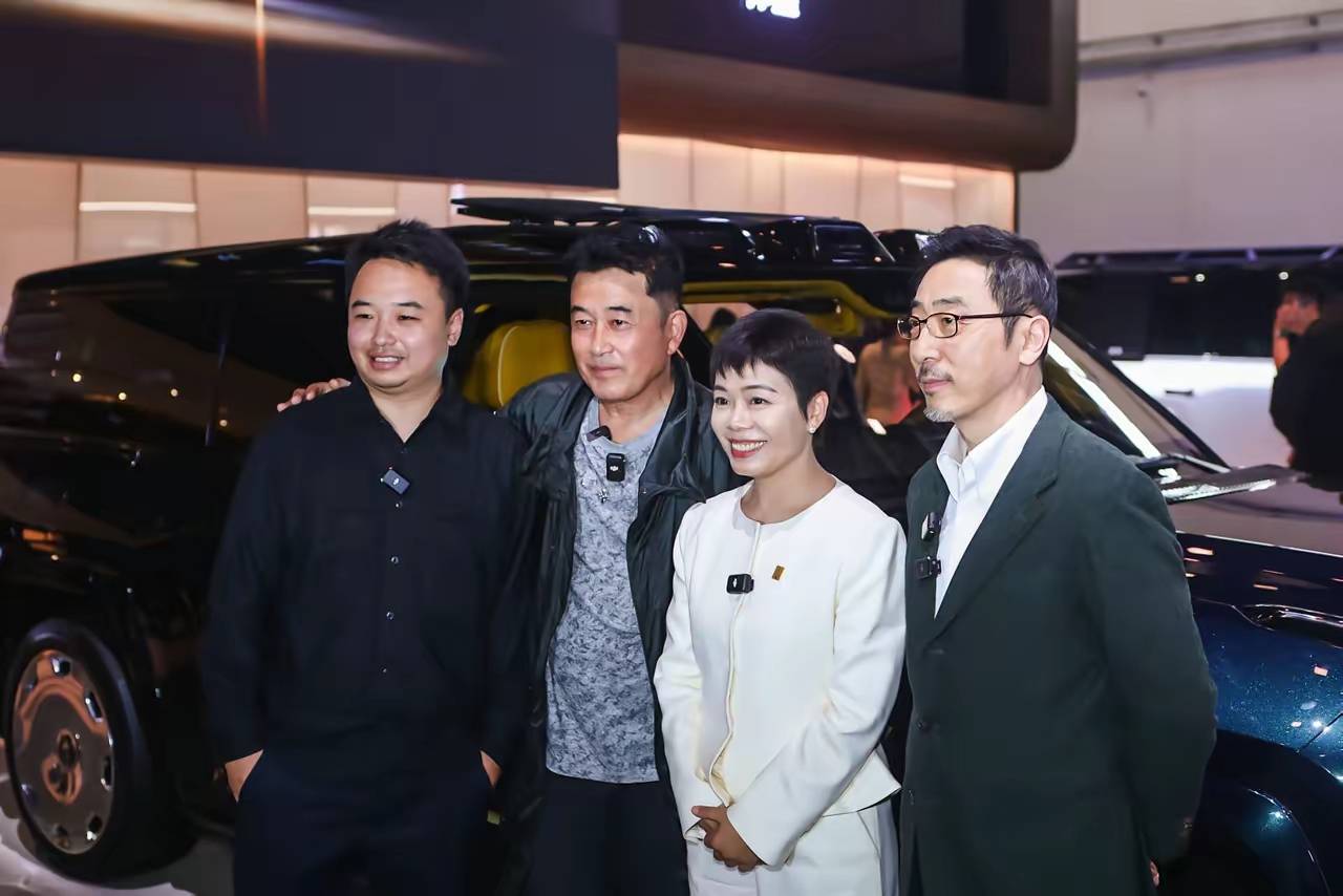 北京车展最大赢家诞生！比亚迪包场E3馆，老外疯狂打卡，雷军李想都来了