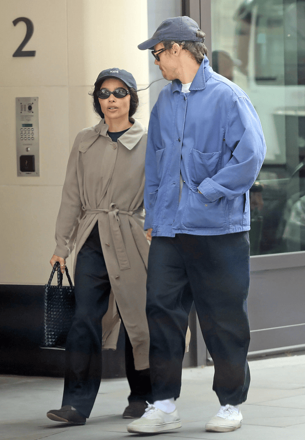 哈卷Harry Styles与佐伊·克拉维茨正式订婚，甜蜜恋情修成正果