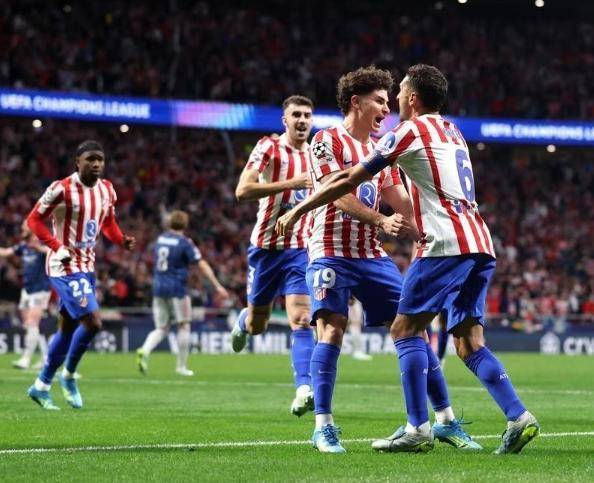 时隔66年再现欧冠神迹！小蜘蛛超越梅西创造历史，马竞1-1阿森纳