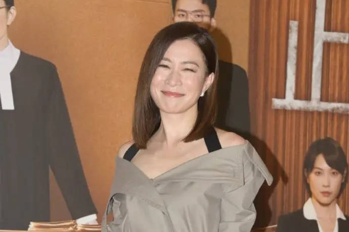 佘诗曼回应不参演《正义女神》外传，澄清与罗嘉良不和传闻