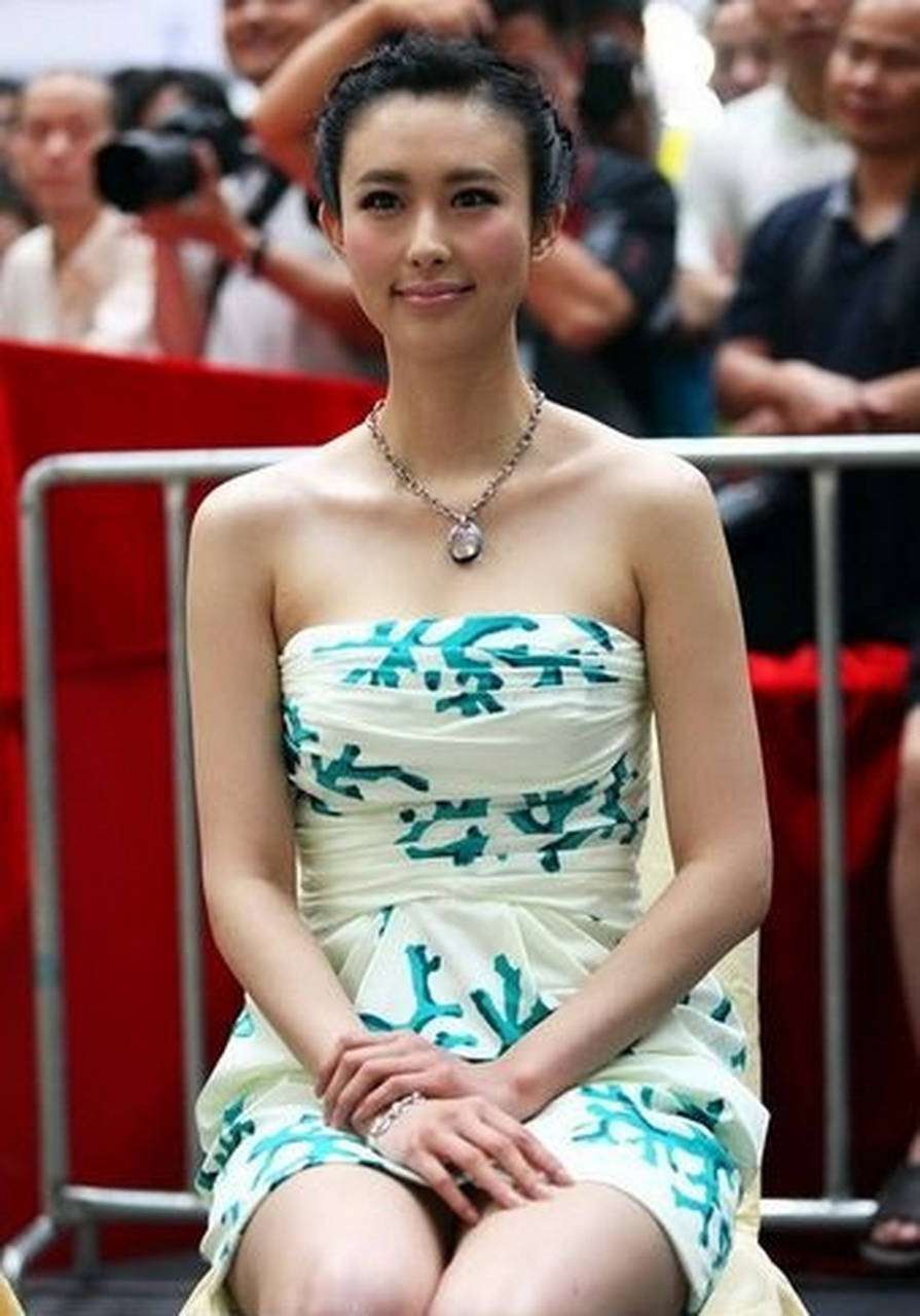 还记得她吗?38岁车模兽兽复出 两娃妈依旧火辣 十年蜕变惊人