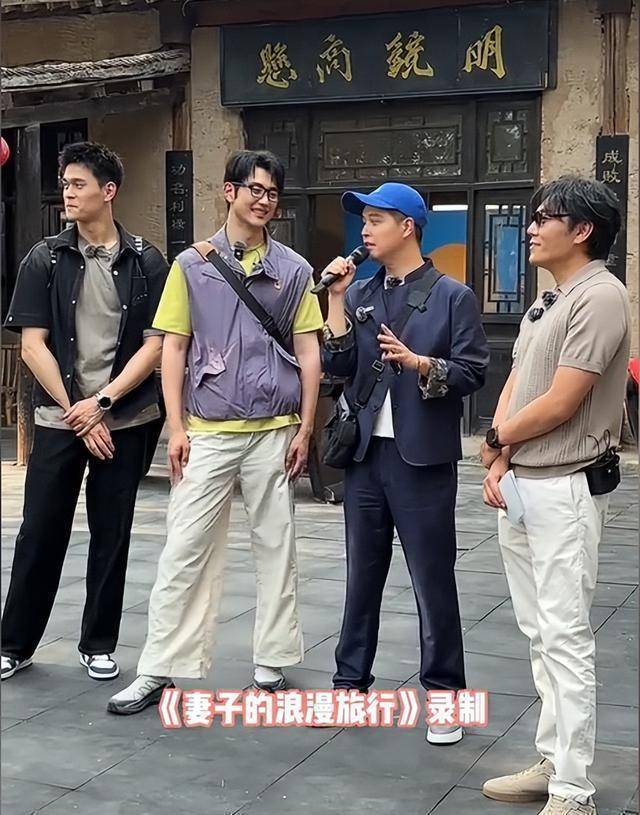 秦昊看伊能静献技__伊能静广告秦昊图片