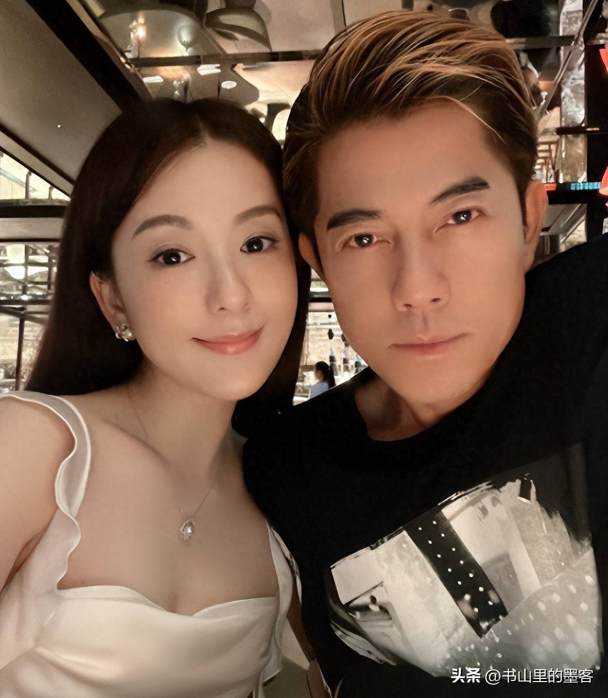 _生完三胎省心顾家，方媛传来好音书，一家东谈主普通幸福惹东谈主惊奇_生完三胎省心顾家，方媛传来好音书，一家东谈主普通幸福惹东谈主惊奇