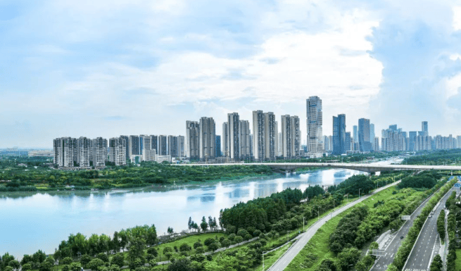 五一假期，佛山楼市明显升温，一手房成交量同比涨幅均25%左右(图1)