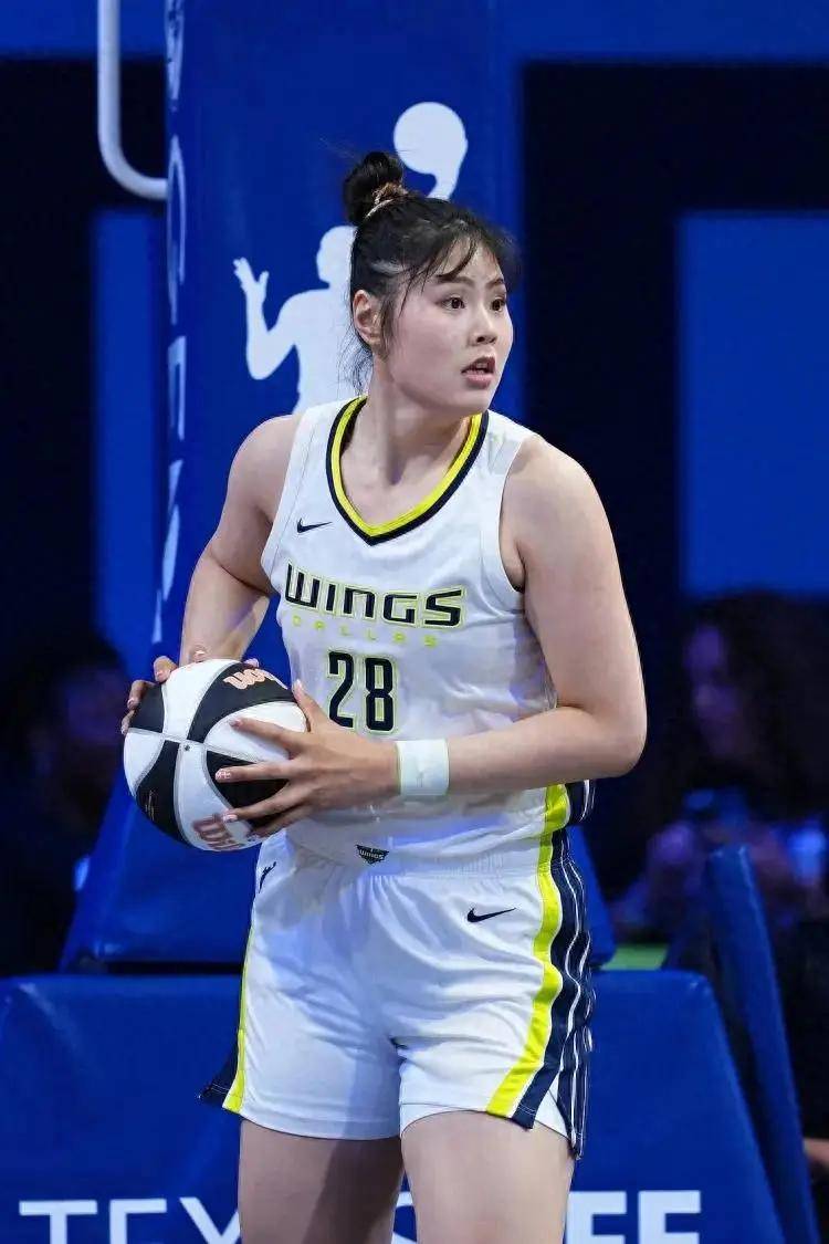 李月汝已经逐渐被“美化”！昔日的小宝只怕回不来了