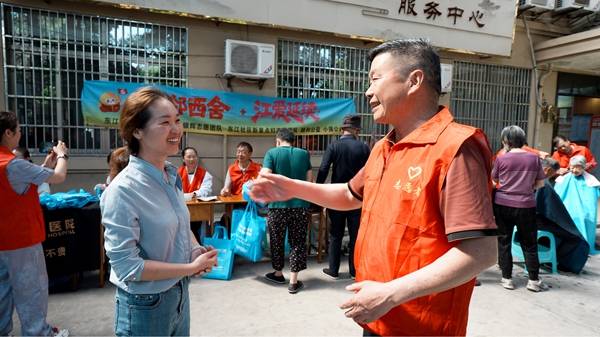 暖光护航 与爱同行——余姚这场助残服务 把温暖送到家门口(图4) 暖光护航 与爱同行——余姚这场助残服务 把温暖送到家门口(图4)
