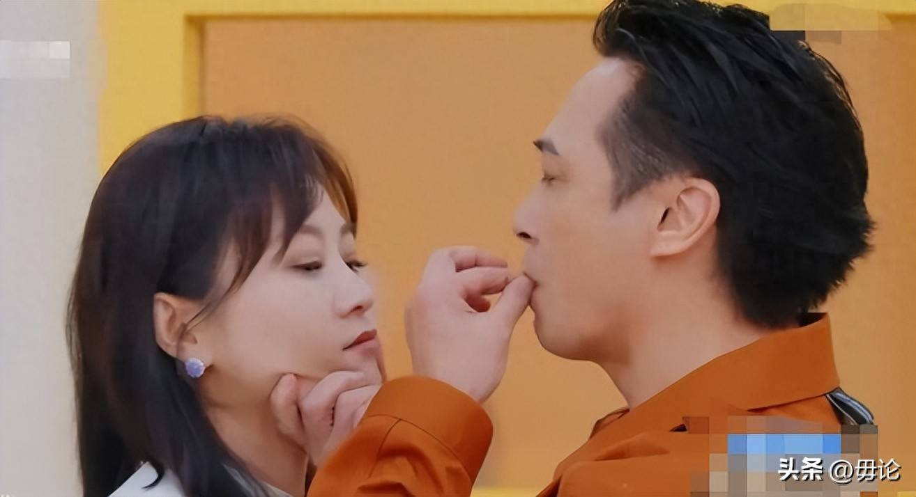 原创            64岁吴镇宇综艺嘴对嘴吻郝蕾，一旁刘涛被惊呆，网友：真下得去口