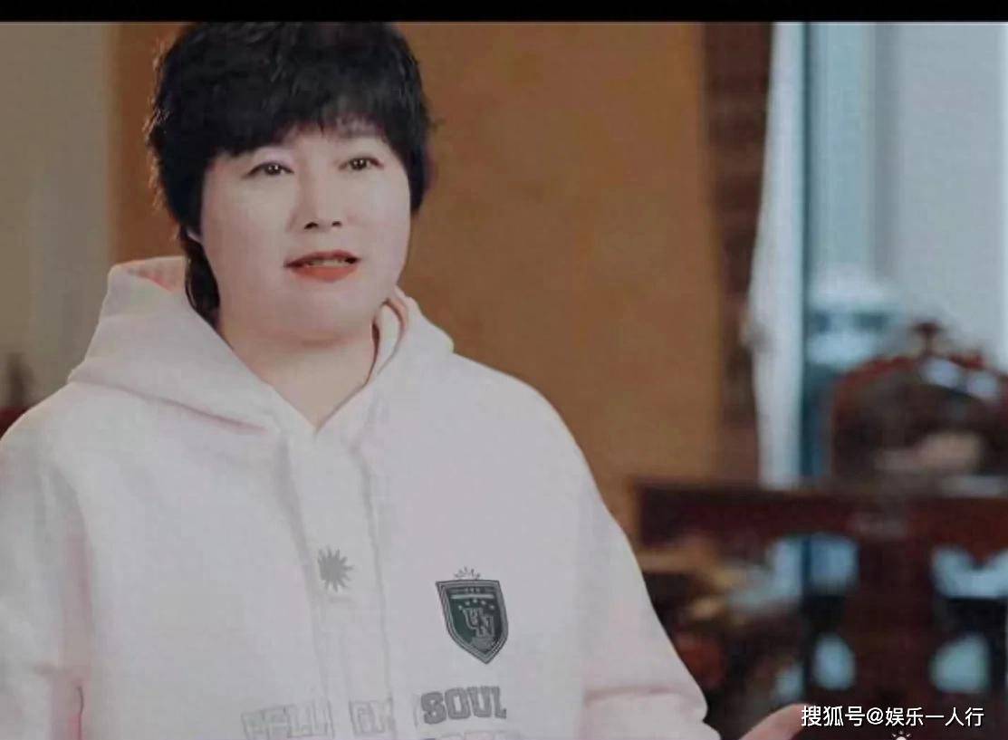 45岁于娜隐退十年重磅回归，身形圆润背后藏着不为人知的心酸过往！封面图