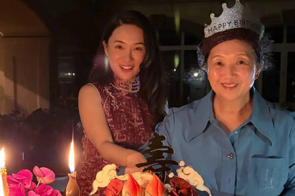 杜江为妈妈庆70岁大寿!霍思燕与婆婆同框笑容满面尽显温馨