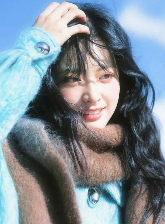 原创            沈月在桃花坞舒服了？"不扫兴的人"合力，把她宠回了灵气少女