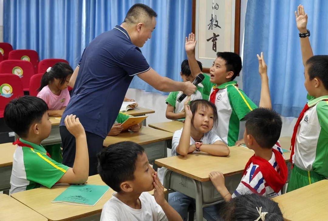 小日记藏着“超能力”财经作家高承远走进广州洛溪新城小学分享写作之道(图2)