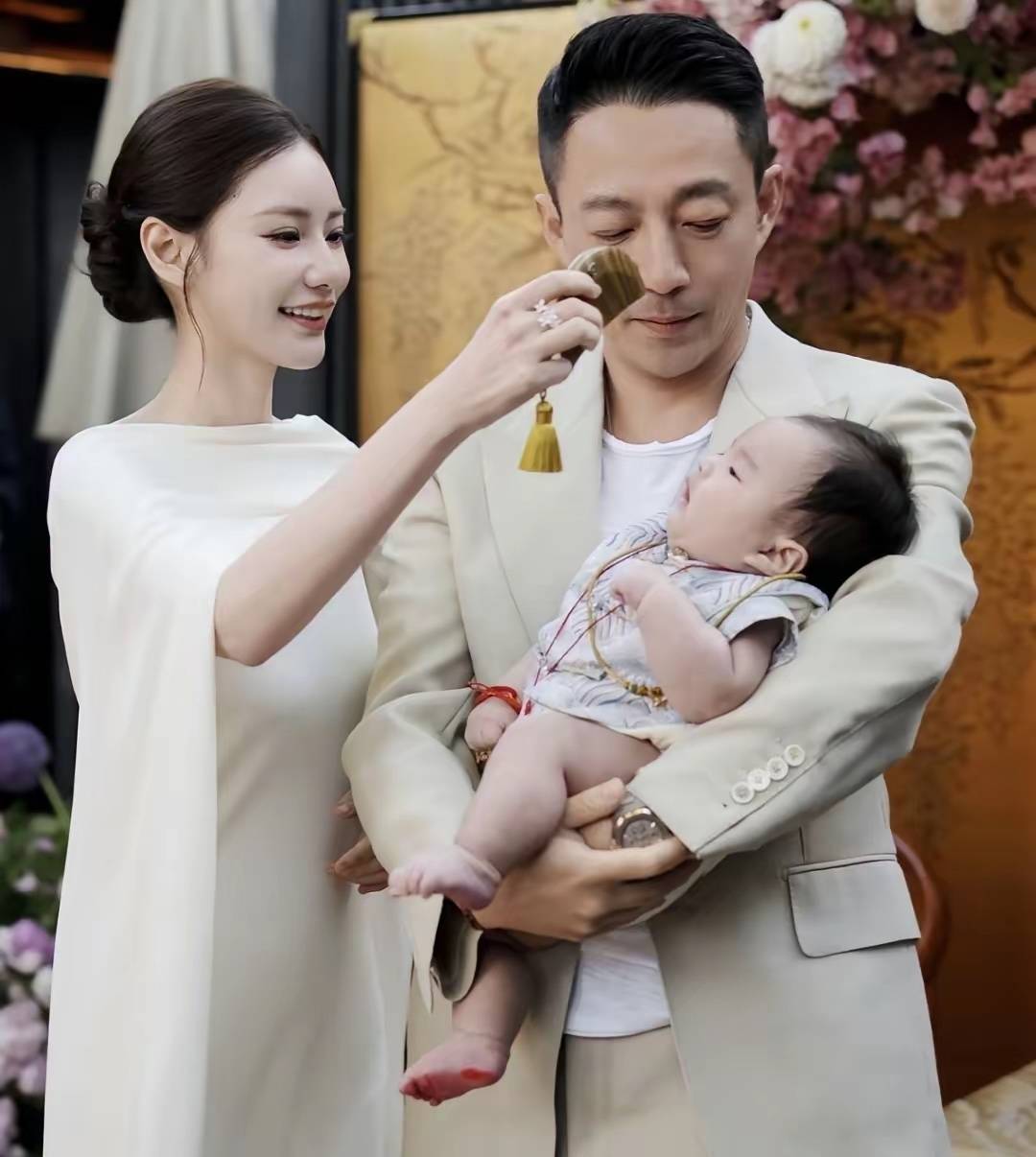 马筱梅真会养娃汪宝儿小胖腿比妈妈胳膊粗3个月体重超20斤