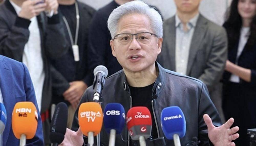 黄仁勋在韩国玩嗨了:送亲签5090,上综艺跳舞,喊话逢低买入 -华闻时空