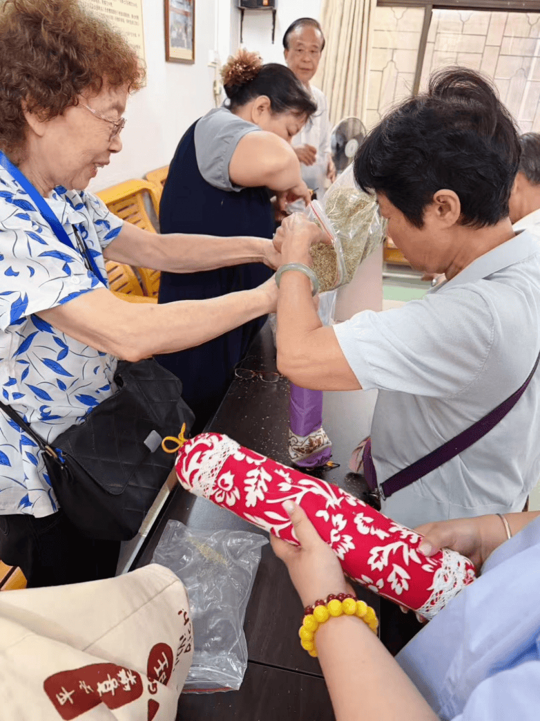 佛山爱尔眼科在盐步老干所这场爱眼日活动，太暖心了(图3)