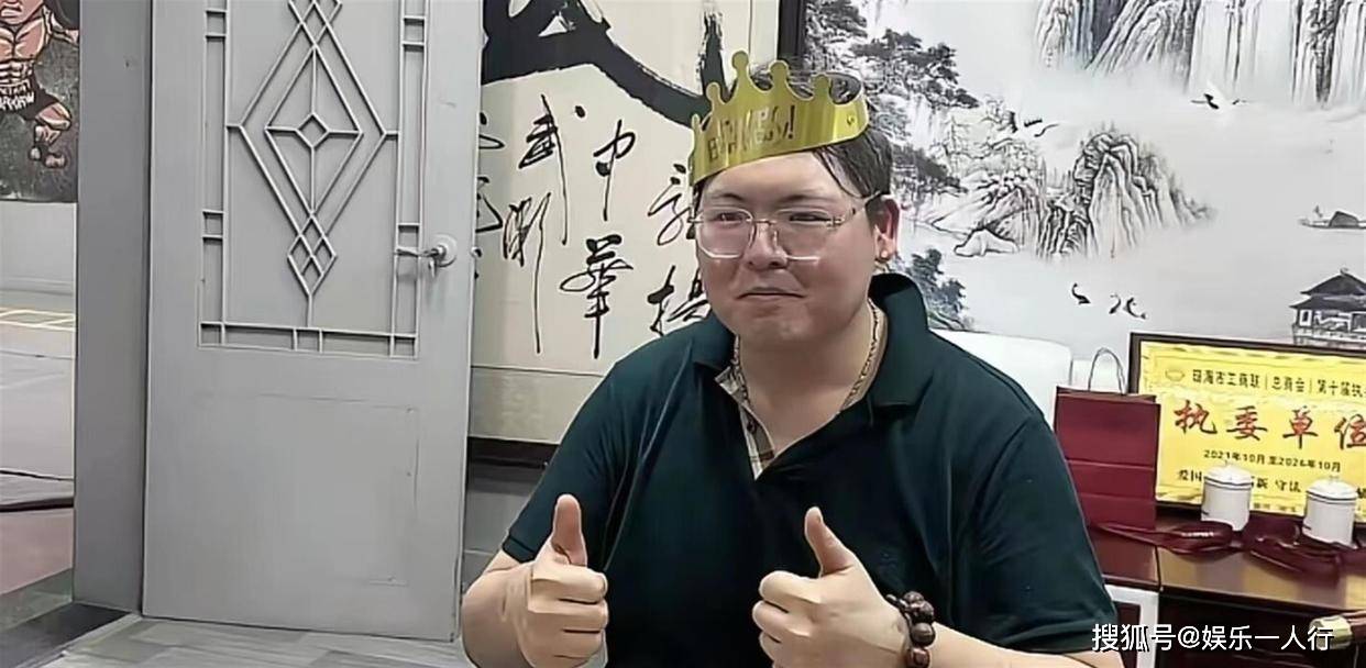 原创            我能回家吃饭，他不行：向佐当着易立竞红了眼，把向家最不想让人碰的那行字念出来了