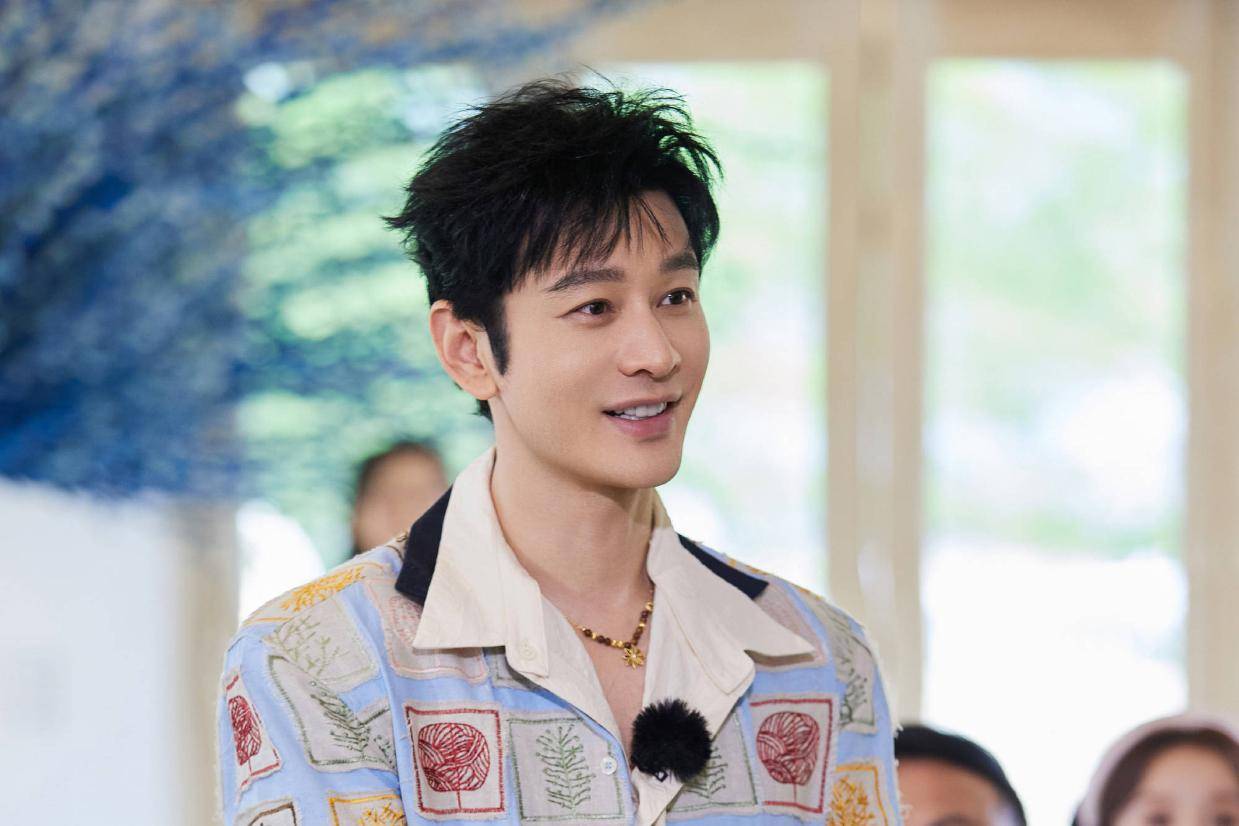 对话黄晓明：十年《中餐厅》完成自我和解，学会放手做团队兜底人