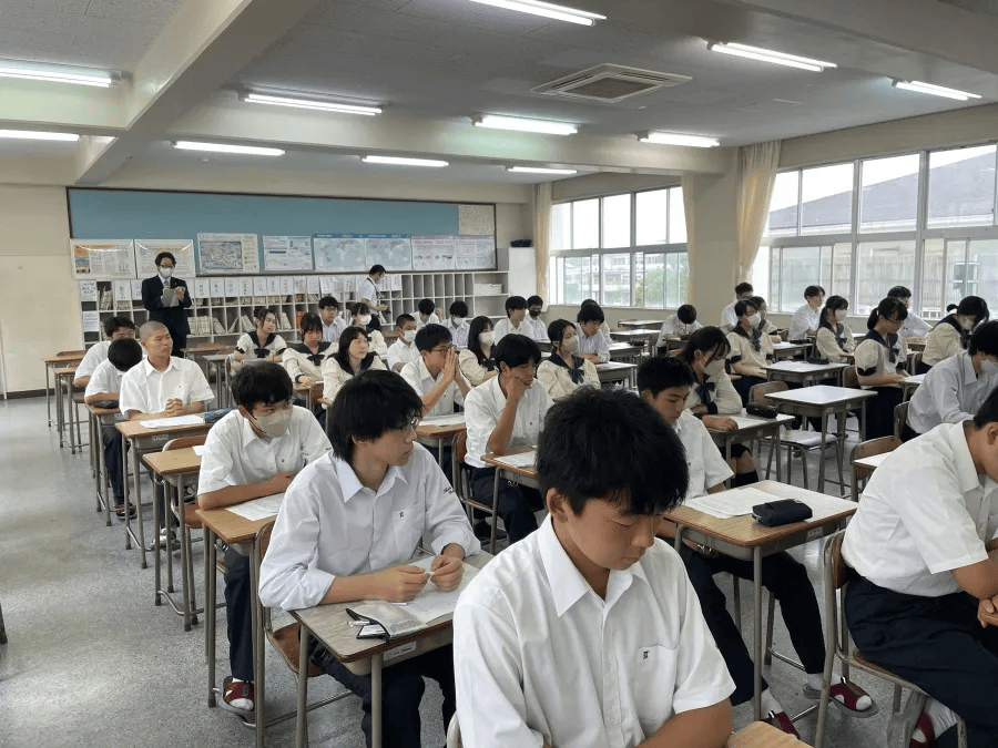 请输入图片描述