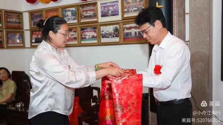 “她与山海——中华女神民俗文化交流茶话会”在广东汕头隆重举行(图6) “她与山海——中华女神民俗文化交流茶话会”在广东汕头隆重举行(图6)