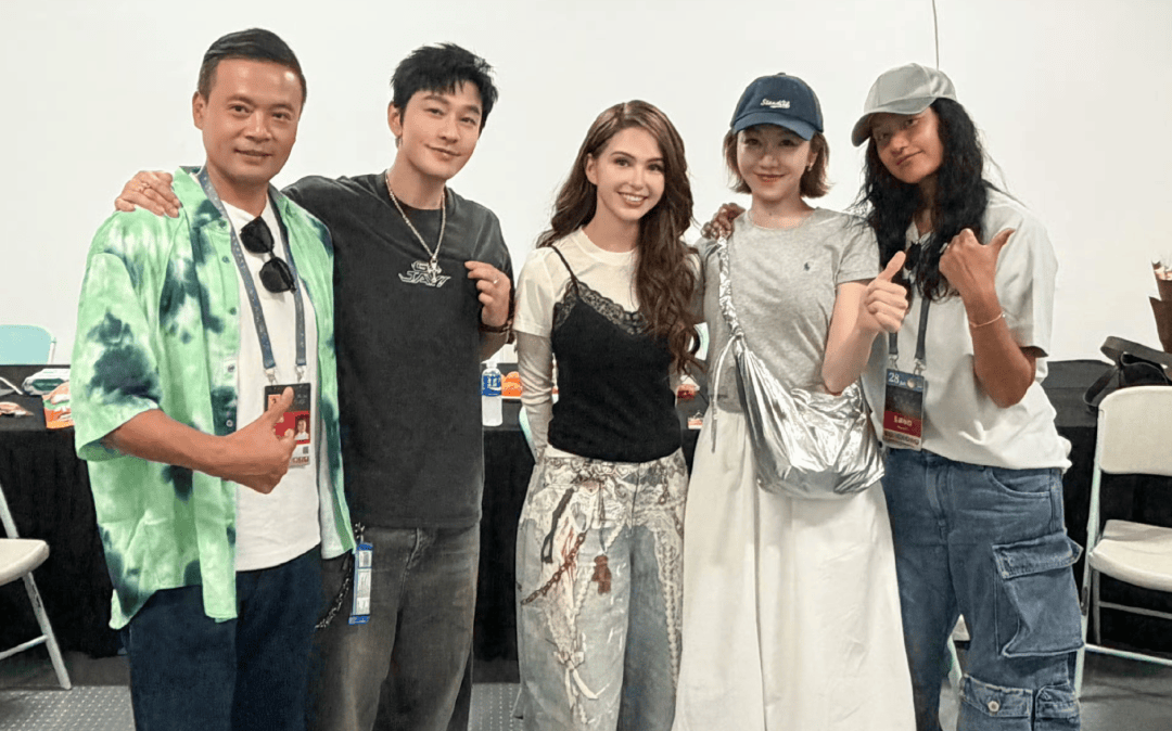 原创            黄晓明评论区沦陷！羡慕周杰伦能降住昆凌，登味太重难怪杨颖离婚