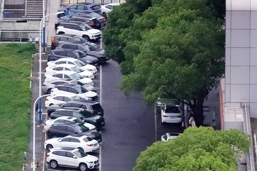 又一地宣布城区免费停车 让利于民并不难