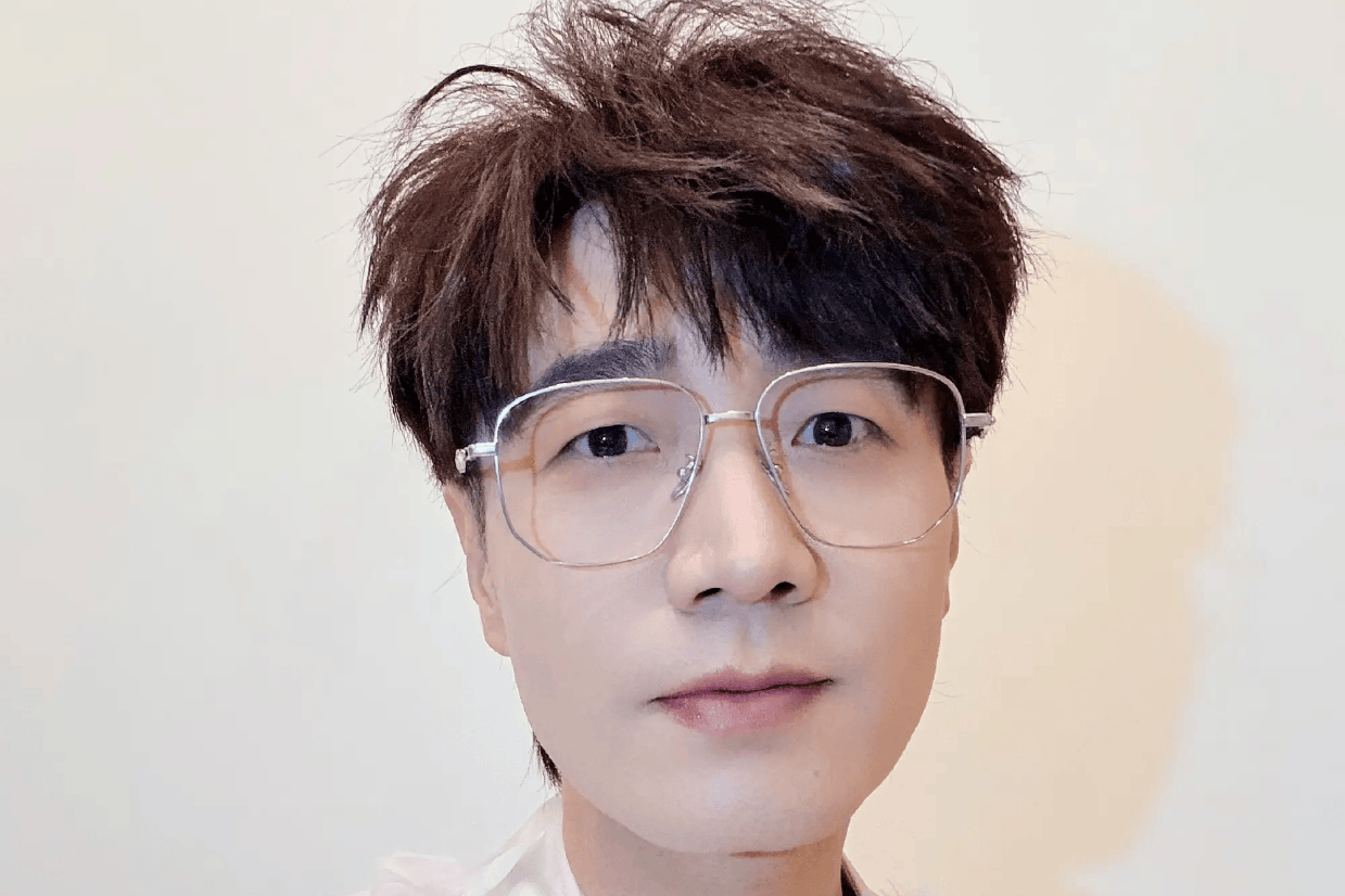 王铮亮期待沃齐尼亚与梅西球衣互换 赞阿根廷球迷为佛得角喝彩