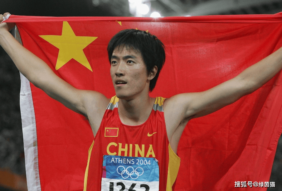 孙颖莎回国！蜡像亮相时间出炉，并肩刘翔姚明，无愧国乒代表