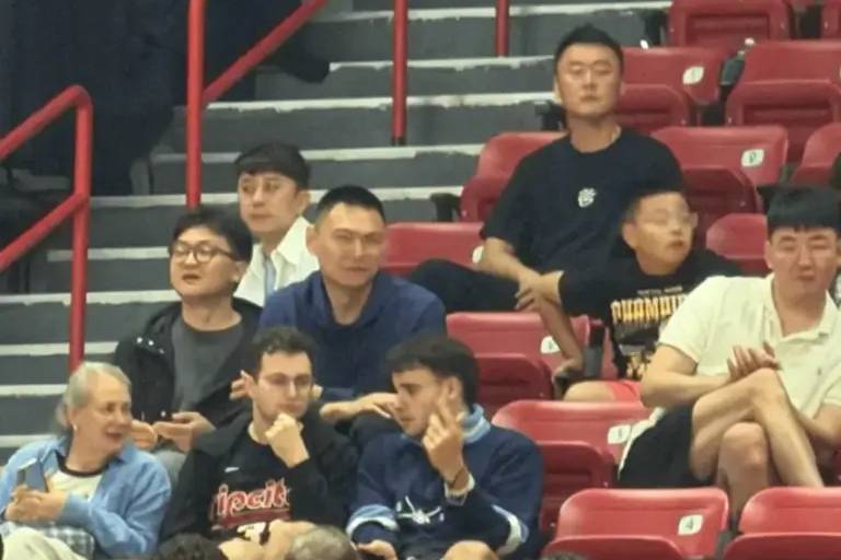 广东名帅求职,山西广州1换1交易达成,2队争夺胡金秋,浙江外援离队