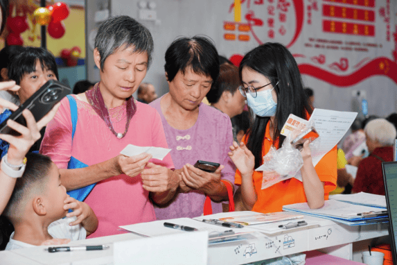 南沙区综合养老服务中心焕新启航,银龄集市点亮“乐龄生活家”(图2) 南沙区综合养老服务中心焕新启航,银龄集市点亮“乐龄生活家”(图2)