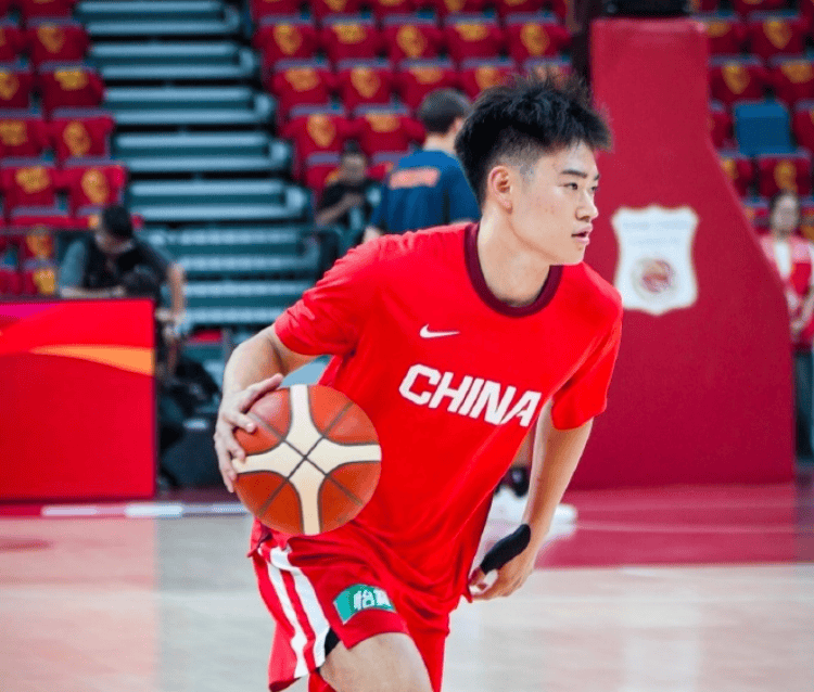 连裁3名球员！中国男篮再做调整，备战世预赛