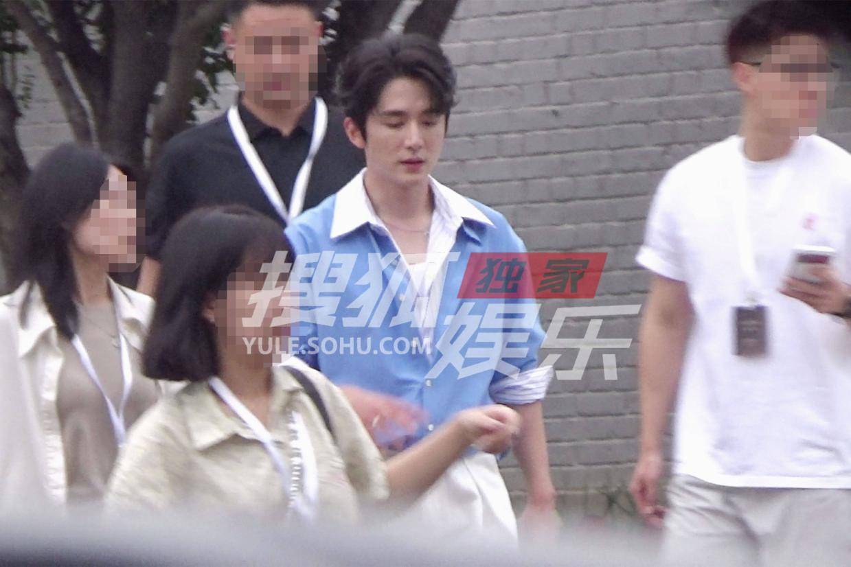 张新成艺术区高强度工作 全程把控拍摄质量引关注