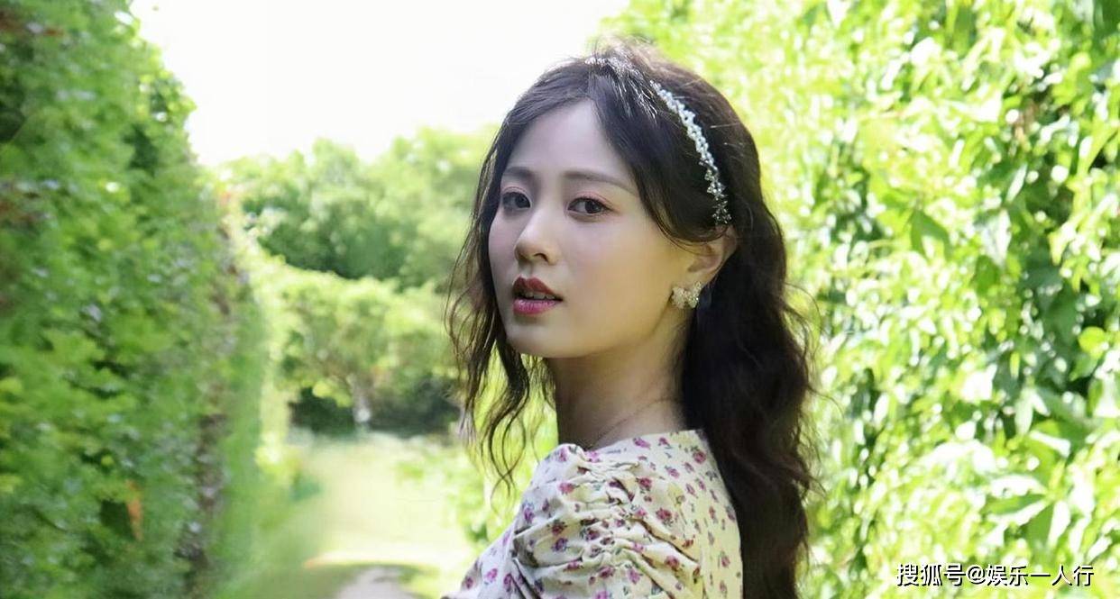 原创            离巢不到一个月就开唱！香港著名女星举办演唱会，VIP票价不足500元遭群嘲
