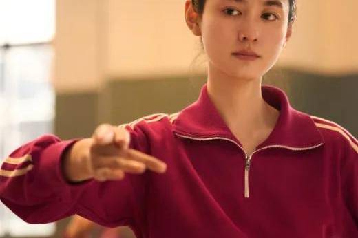 直播中给女明星造谣,质问《主角》剧组为何剪她的戏,她这是多不甘心啊!封面图