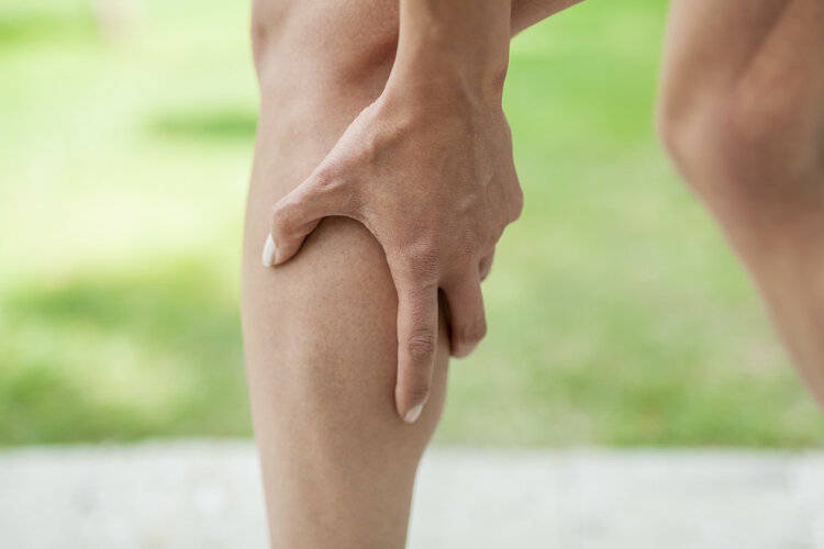 原创            睡觉时突然腿抽筋，就是缺钙？错！或与4个疾病有关，别轻易忽视