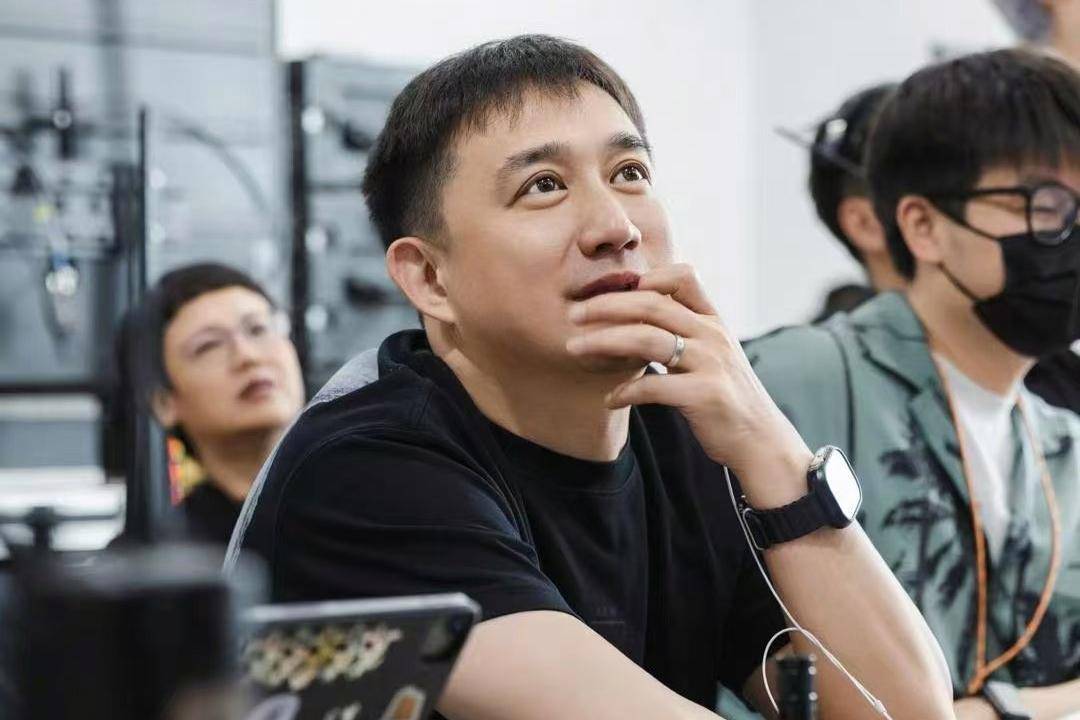 原创            黄磊确认退出《向往的生活》，体面告别的背后，是瓶颈与身体双重预警
