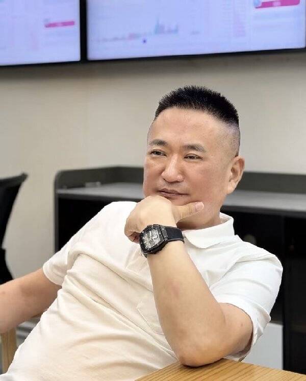 从实业躬耕到公益领航:刘发淳与新港人商业联合总会的湾区实践(图1) 从实业躬耕到公益领航:刘发淳与新港人商业联合总会的湾区实践(图1)