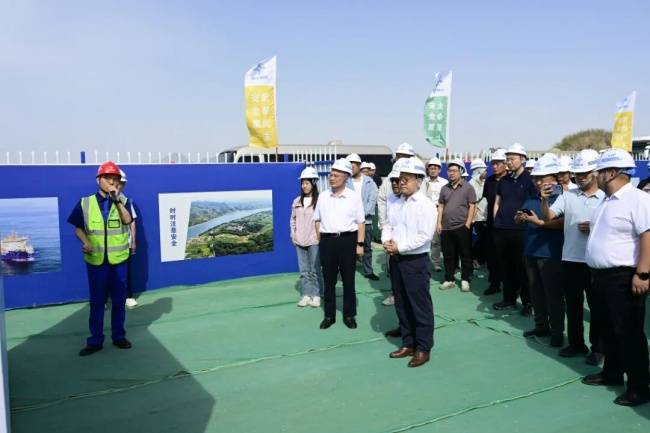 “重器浚河湖,碧水润兵团”水库清淤观摩会在新疆成功举办(图5) “重器浚河湖,碧水润兵团”水库清淤观摩会在新疆成功举办(图5)