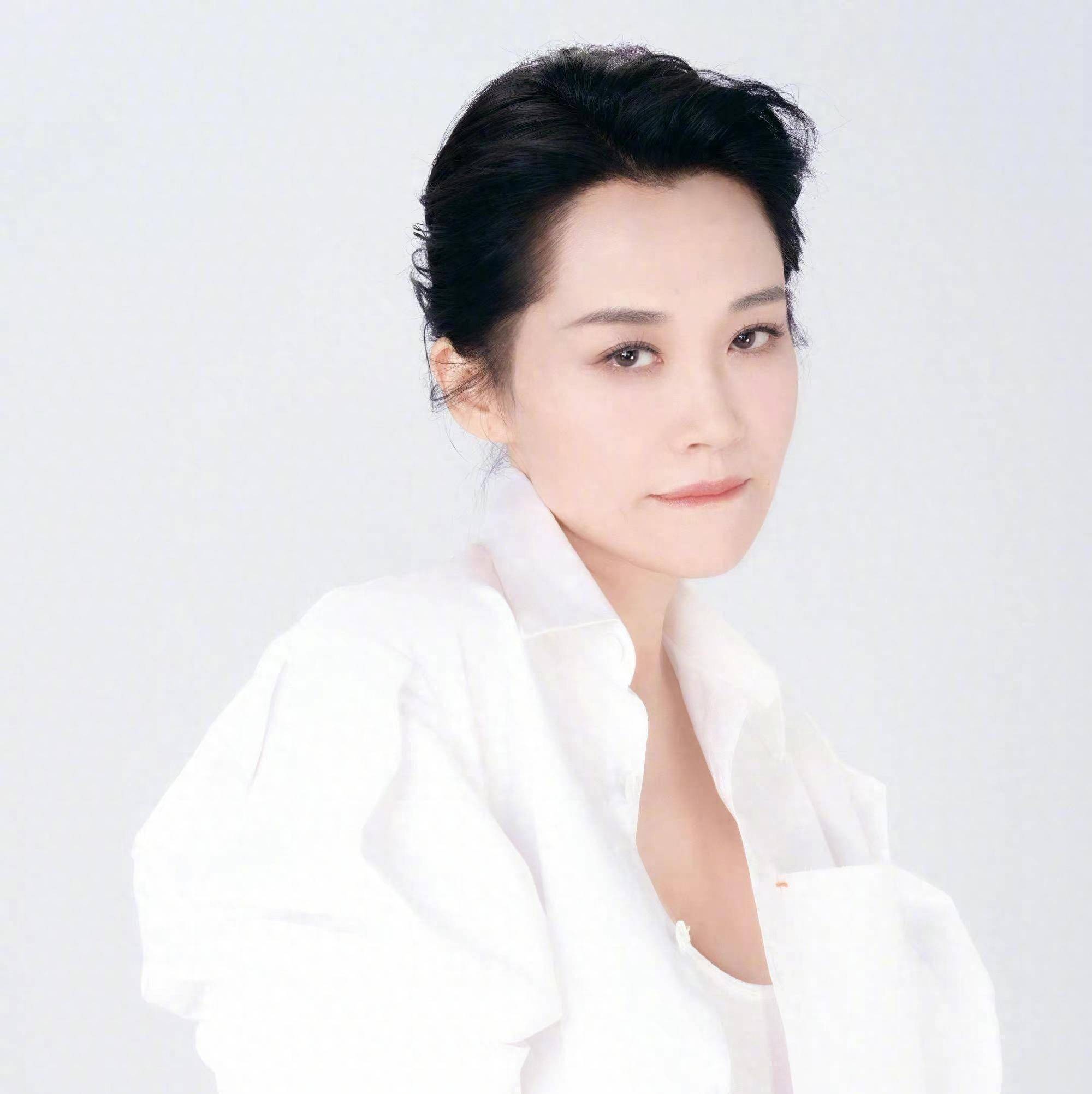 原创            风流成性、老少通吃？57岁情绪崩溃的许晴，揭露内娱不堪一面