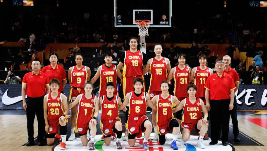 叹息！中国女篮队长五战仅得8分 张子宇在强敌面前成背景板