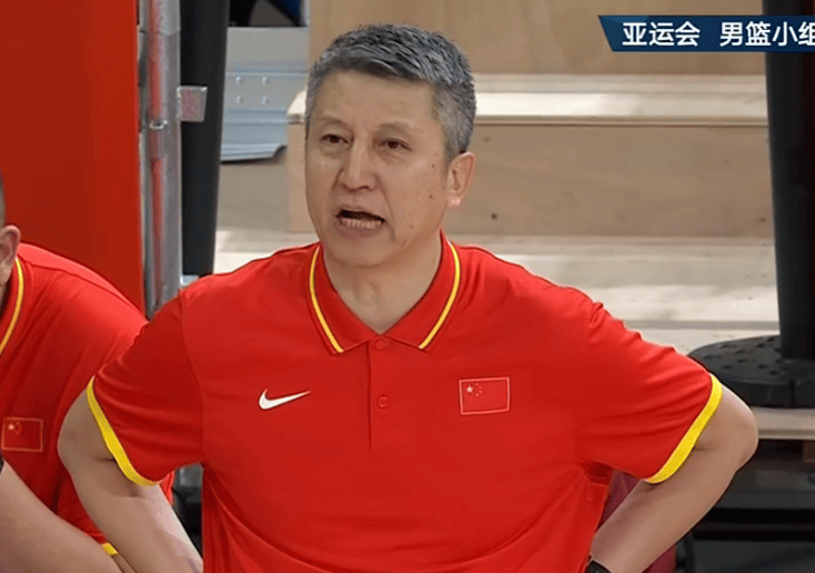 破防了！输中国46分后，巴林全队拒绝握手，郭士强抗议后仅1人折返