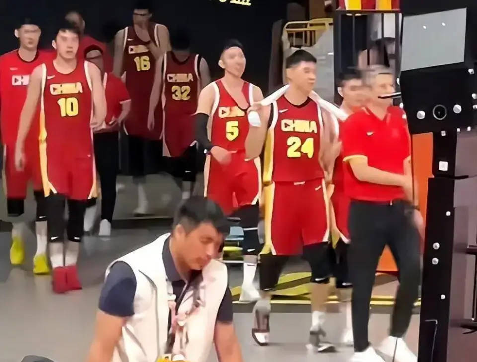 CCTV5直播，中国男篮迎战沙特男篮，郭士强的取胜之道：锁定关键人物！