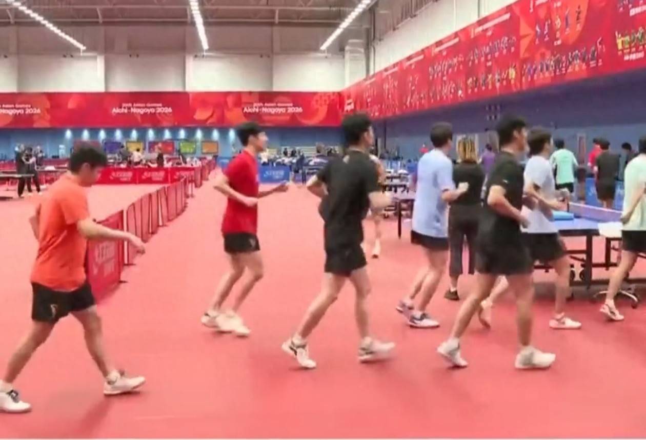 苦中作乐，央视采访封训中的王楚钦，王楚钦一句话逗笑许多人