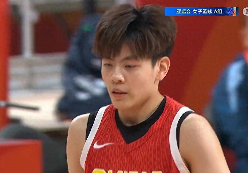 冲击三连冠首战告捷！中国女篮111-46大胜泰国：杨舒予得分最高，王牌被雪藏，淘汰赛对手虎视眈眈