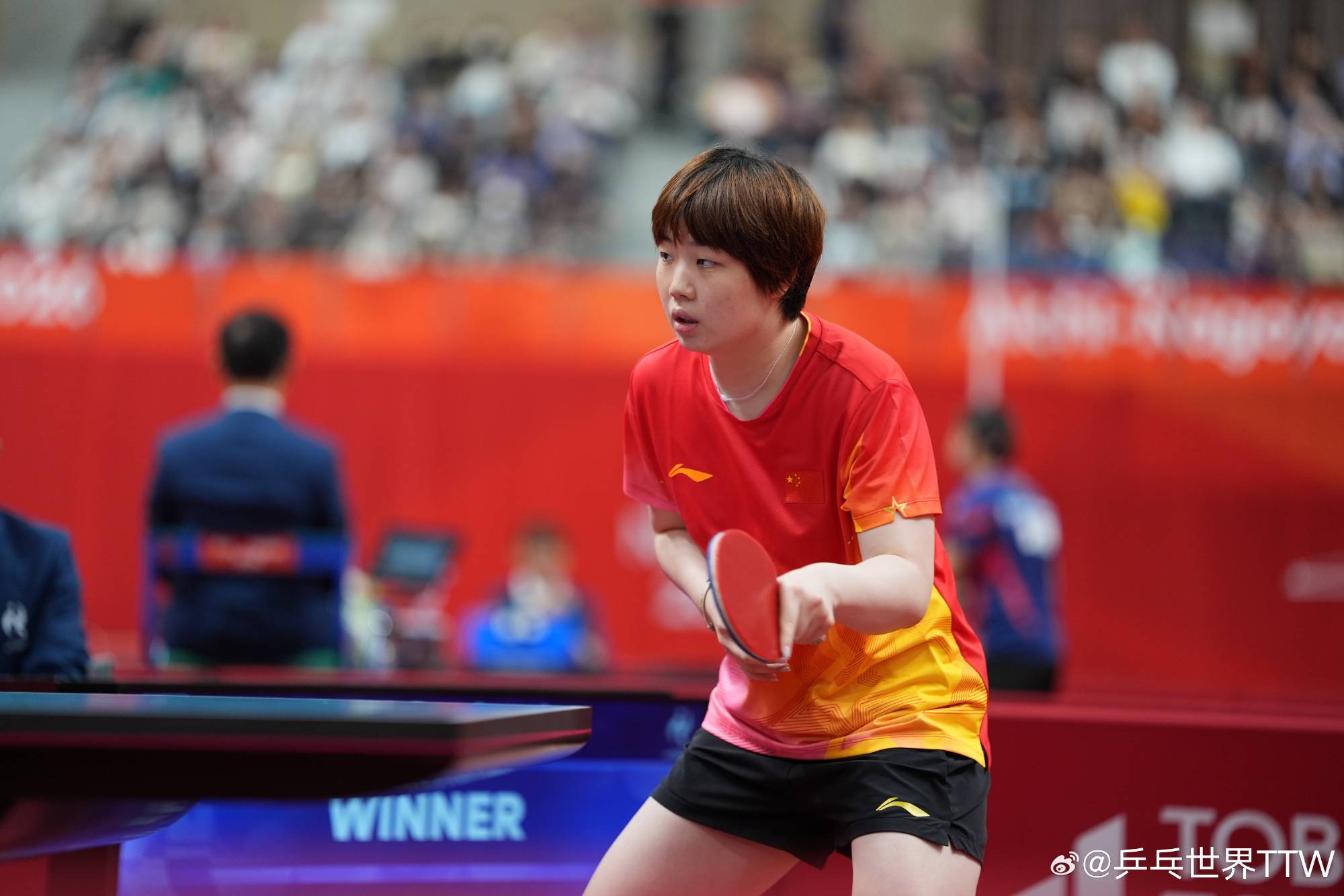 国乒男女团两连胜将轮休一天！5男5女均登场比赛，王曼昱首秀输球
