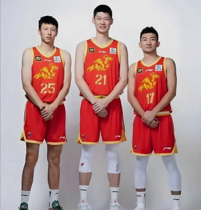 呼之欲出，广厦男篮引援新动态：第三外援锁定威尔斯，前辽宁球员再度归来！