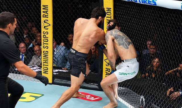 乔治传授绝技，UFC富二代华丽KO对手！
