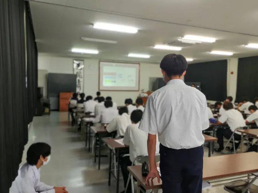 请输入图片描述
