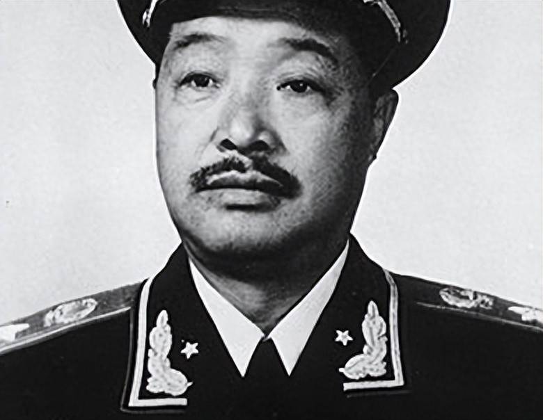 1961年，国足突然走下坡路，贺老总霸气一句话解决：踢不好？