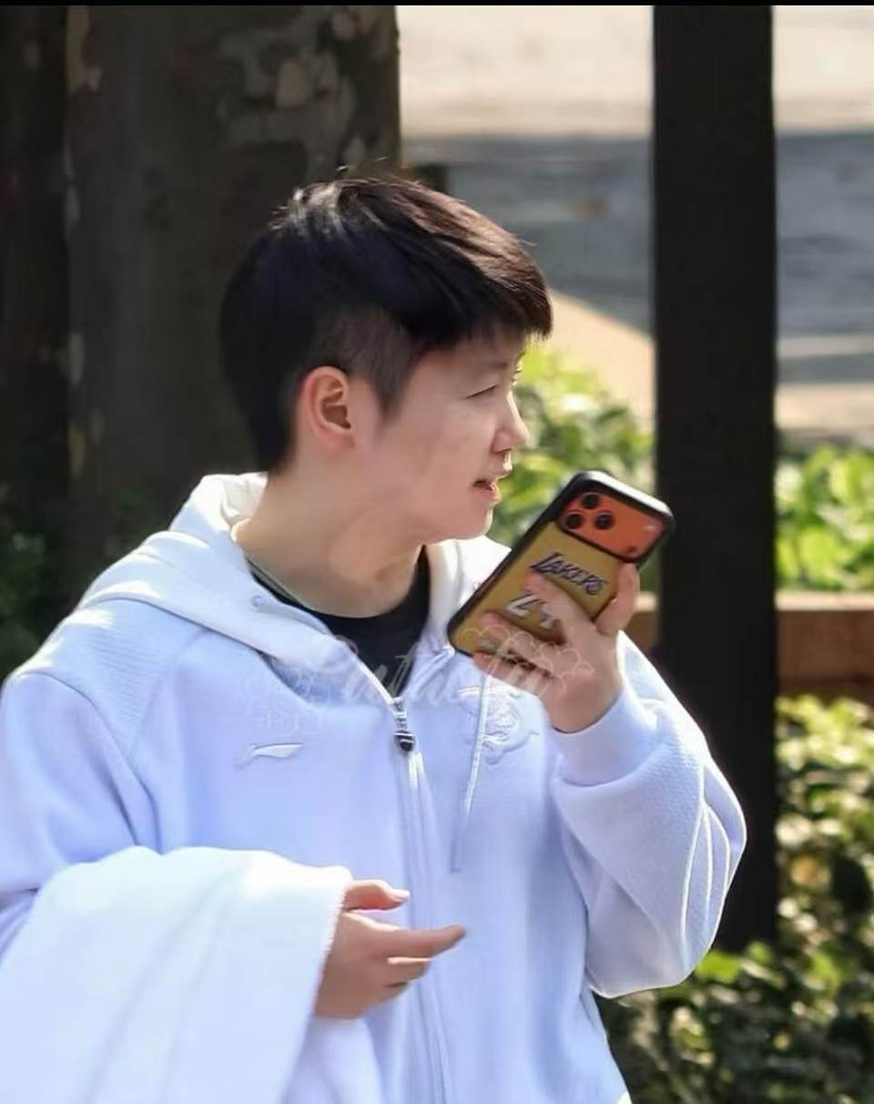 无缘退赛，带伤参加中国大满贯，谁注意孙颖莎训练表情，将对阵2削球