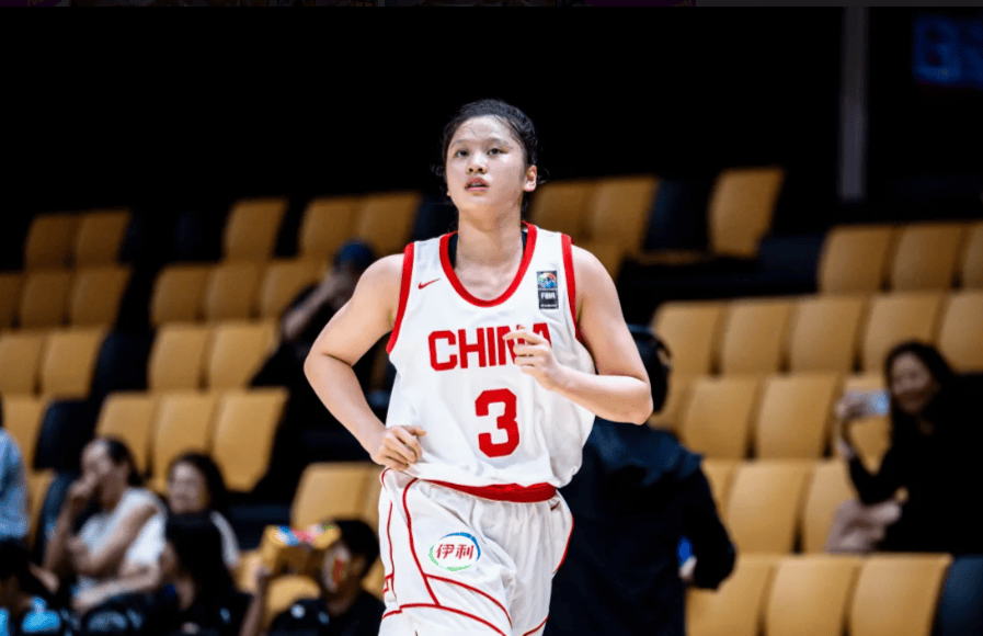 18投13中砍37分！女篮17岁天才锋线太稳了：这两战让人看到了李梦？